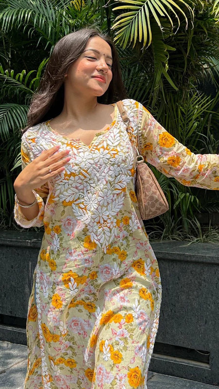 Door hand-embroidered malmal Kurti with gift💝 inside/ Door kurti