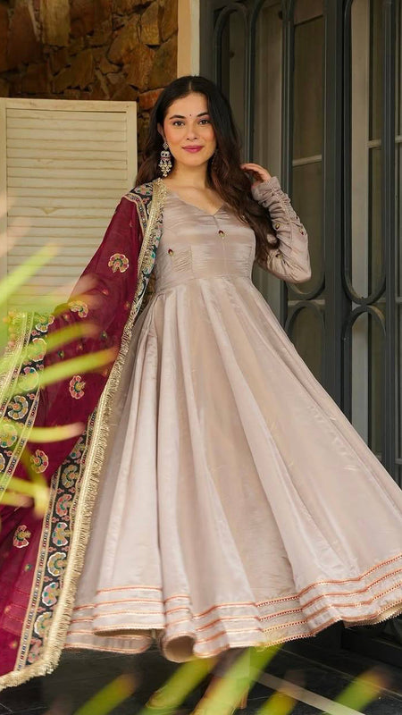 Exclusive Trending Designer Gown with Heavy sequence embroidery Dupatta 👗