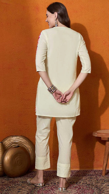 OFF WHITE TRENDING COORD SET