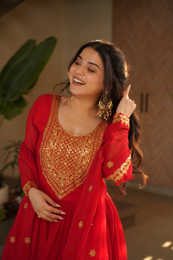 KAREENA GOWN WITH ZARIWOR AND DUPATTA