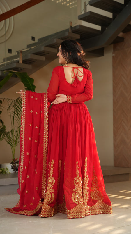 KAREENA GOWN WITH ZARIWOR AND DUPATTA