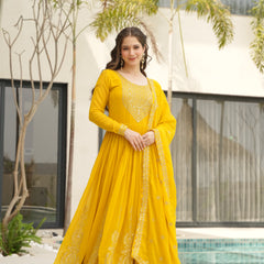 KAREENA GOWN WITH ZARIWOR AND DUPATTA