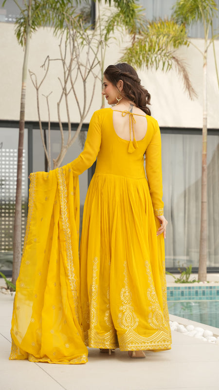 KAREENA GOWN WITH ZARIWOR AND DUPATTA