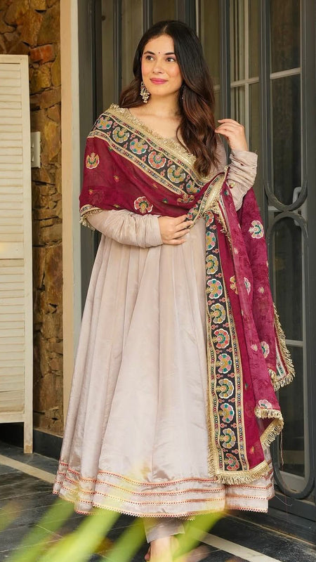 PREMIUM ISHANI DESIGNER READYMADE GOWN-DUPATTA