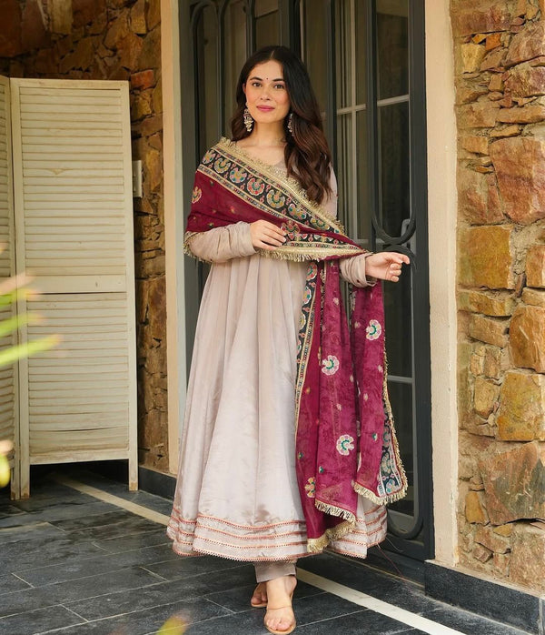 PREMIUM ISHANI DESIGNER READYMADE GOWN-DUPATTA