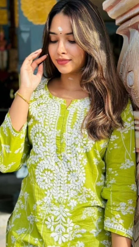 Printed hand-embroidered malmal Kurti with Lycra pant /Malmal fussion set